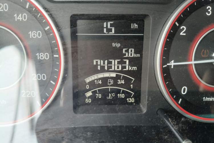 Used Jinbei Hiace King 2021 2.0L City Transport King Series Express Model Standard Top 6-Seater 1TZS Odometer Close Up