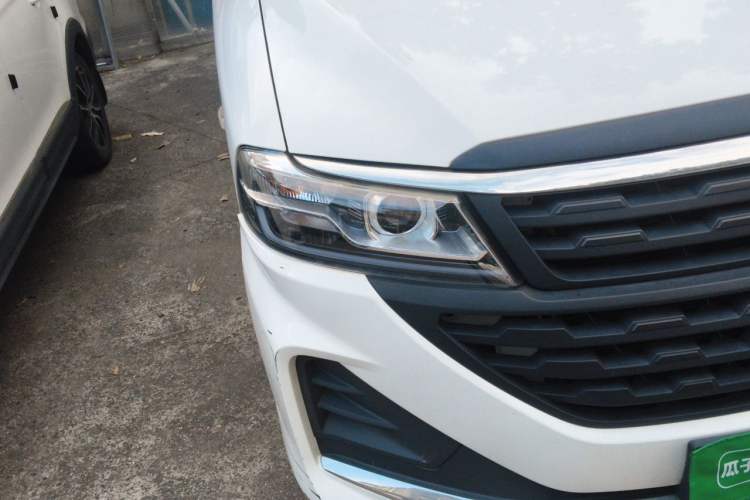 Used Jinbei Hiace King 2021 2.0L City Transport King Series Express Model Standard Top 6-Seater 1TZS Right Front Headlight
