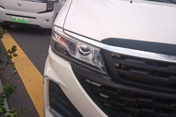 Used Jinbei Hiace King 2021 2.0L City Transport King Series Express Model Standard Top 6-Seater 1TZS Right Front Headlight