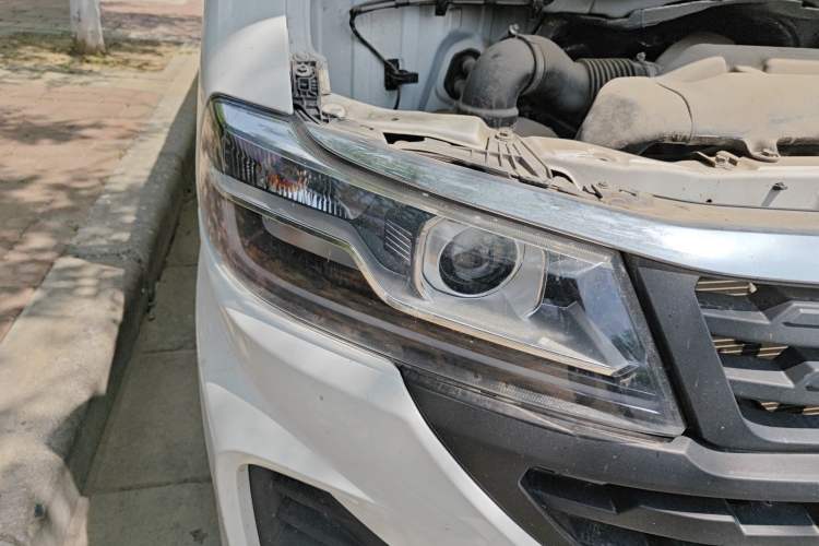 Used Jinbei Hiace King 2021 2.0L City Transport King Series Comfortable High-Roof 6-Seater 1TZS Right Front Headlight