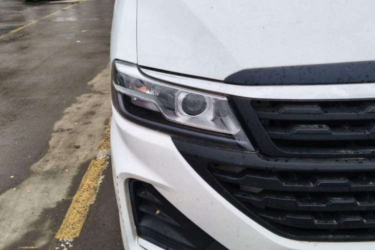Used Jinbei Hiace King 2021 2.0L City Transport King Series Comfortable High-Roof 6-Seater 1TZS Right Front Headlight