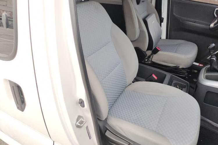 Used Jinbei Hiace King 2021 2.0L City Transport King Series Comfortable High-Roof 6-Seater 1TZS Right Front Seat
