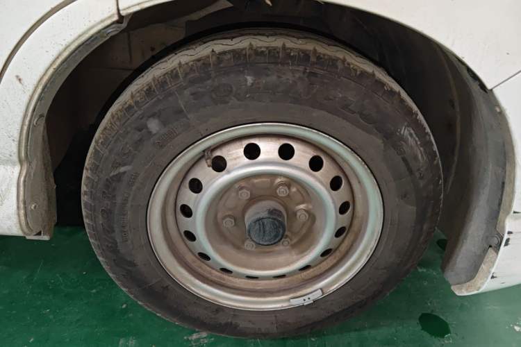Used Jinbei Hiace King 2021 2.0L City Transport King Series Comfortable High-Roof 6-Seater 1TZS Right Front Wheel Hub