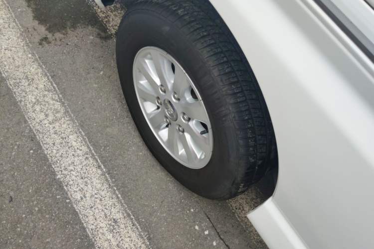 Used Jinbei Hiace King 2021 2.0L Business King Series Enjoyment Version Standard Top 7-Seater 1TZS Right Rear Wheel Hub