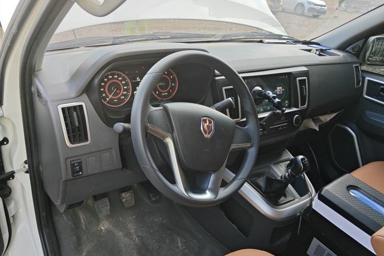 Used Jinbei Hiace King 2021 2.0L City Transport King Series Express Model Standard Top 6-Seater 1TZS Steering Wheel