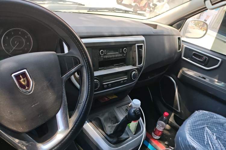 Used Jinbei Hiace King  Center Console