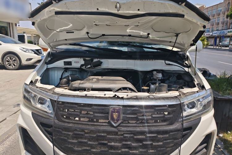 Used Jinbei Hiace King  Engine Bay