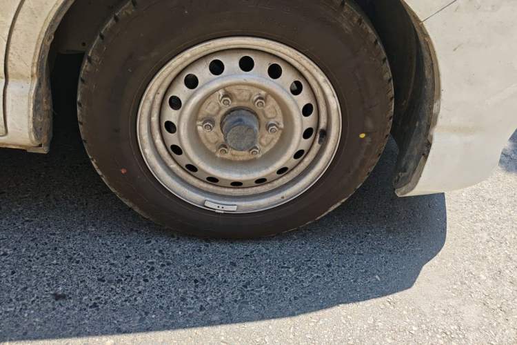 Used Jinbei Hiace King  Right Front Wheel Hub