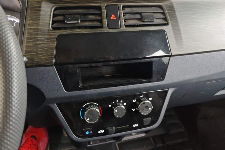 Used Jinbei Hiace X30 2021 1.5L Standard Model Central Air Conditioning EPS Version Bus China VI Emission Standard SWC15M Audio And AC Panel