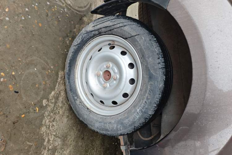 Used Jinbei Hiace X30 2021 1.5L Standard Model Central Air Conditioning EPS Version Bus China VI Emission Standard SWC15M Right Rear Wheel Hub