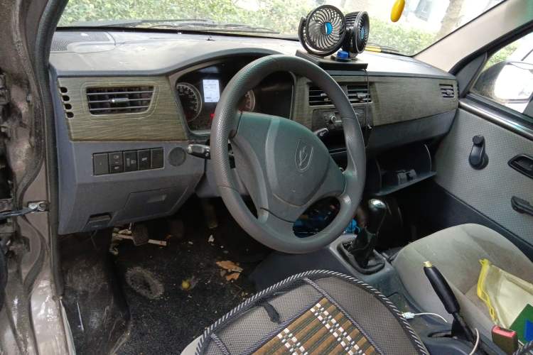 Used Jinbei Hiace X30 2020 1.5L Van Super-Enjoyment Model China VI Standard SWC15M Center Console