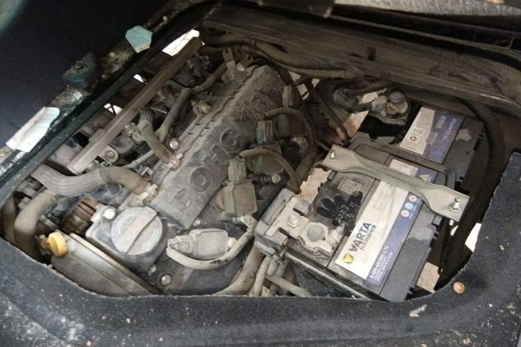 Used Jinbei Hiace X30 2020 1.5L Van Super-Enjoyment Model China VI Standard SWC15M Engine Bay
