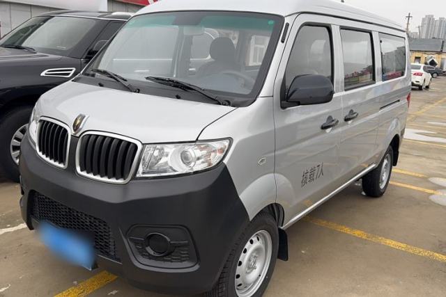 Used Jinbei Hiace X30 2023 1.5L Super-Comfortable Passenger Van 5/6/7-Seater Non-Air-Conditioned Version Model SWC15M