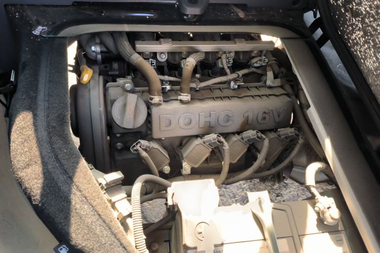 Used Jinbei Hiace X30 2024 1.5L Champion Edition Passenger Vehicle 5/6/7 Seats Engine Bay
