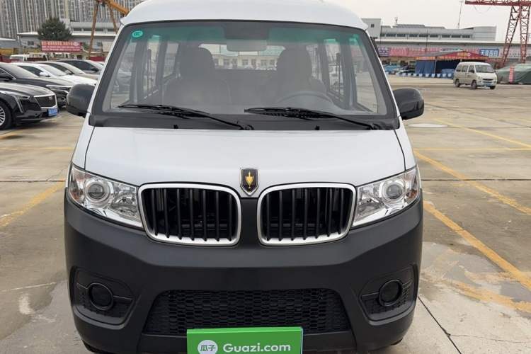 Used Jinbei Hiace X30 2023 1.5L Super-Comfortable Passenger Van 5/6/7-Seater Non-Air-Conditioned Version Model SWC15M Engine Bay