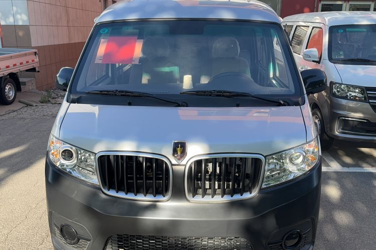 Used Jinbei Hiace X30 2023 1.5L Wealthy Van 2/5-Seater Non-Air-Conditioned Version SWC15M Exterior 1