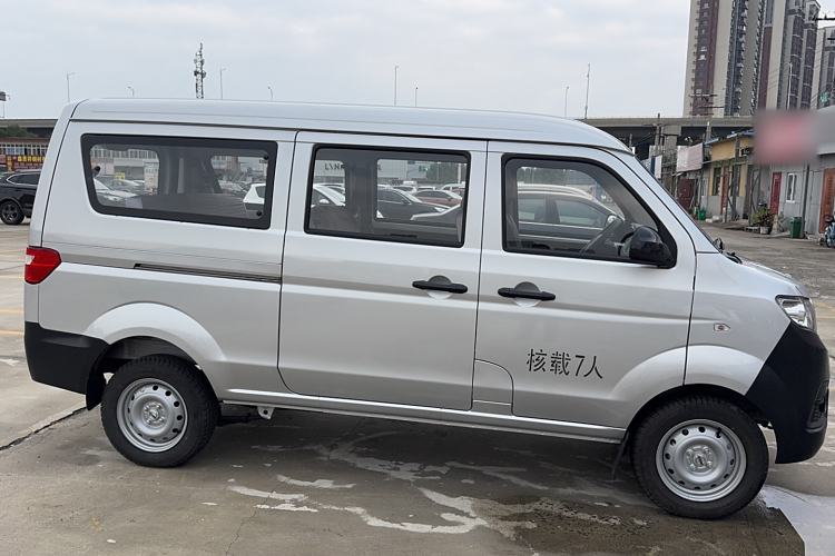 Used Jinbei Hiace X30 2023 1.5L Super-Comfortable Passenger Van 5/6/7-Seater Non-Air-Conditioned Version Model SWC15M Exterior 2