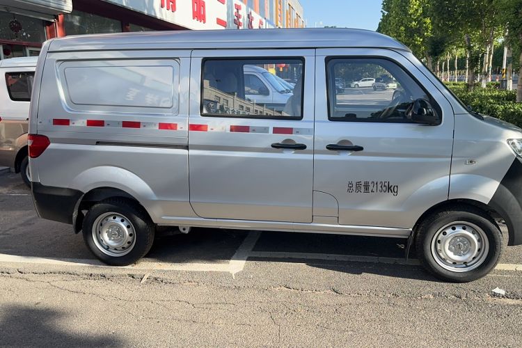 Used Jinbei Hiace X30 2023 1.5L Wealthy Van 2/5-Seater Non-Air-Conditioned Version SWC15M Exterior 2