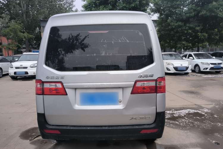 Used Jinbei Hiace X30 2023 1.5L Super-Comfortable Passenger Van 5/6/7-Seater Non-Air-Conditioned Version Model SWC15M Exterior 4