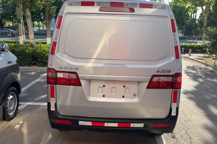 Used Jinbei Hiace X30 2023 1.5L Wealthy Van 2/5-Seater Non-Air-Conditioned Version SWC15M Exterior 5