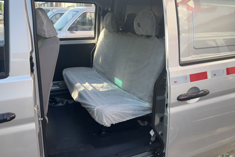 Used Jinbei Hiace X30 2023 1.5L Wealthy Van 2/5-Seater Non-Air-Conditioned Version SWC15M Exterior 7
