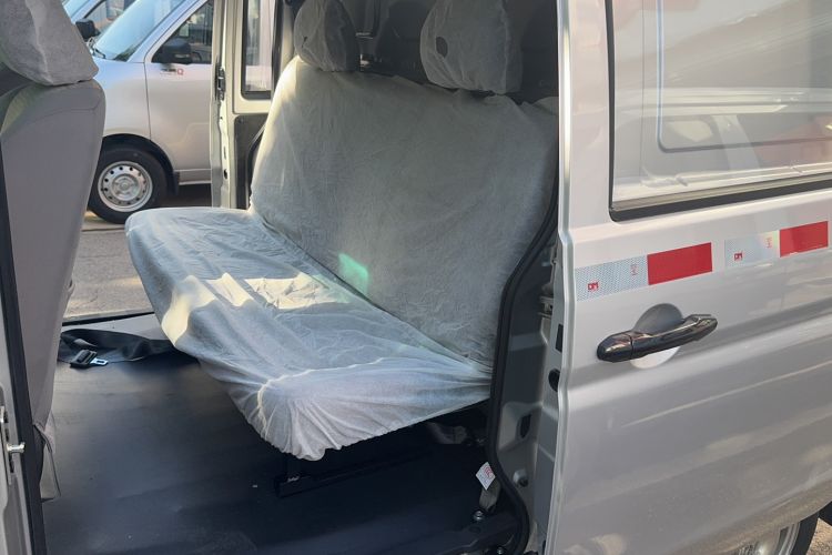 Used Jinbei Hiace X30 2023 1.5L Wealthy Van 2/5-Seater Non-Air-Conditioned Version SWC15M Interior 2