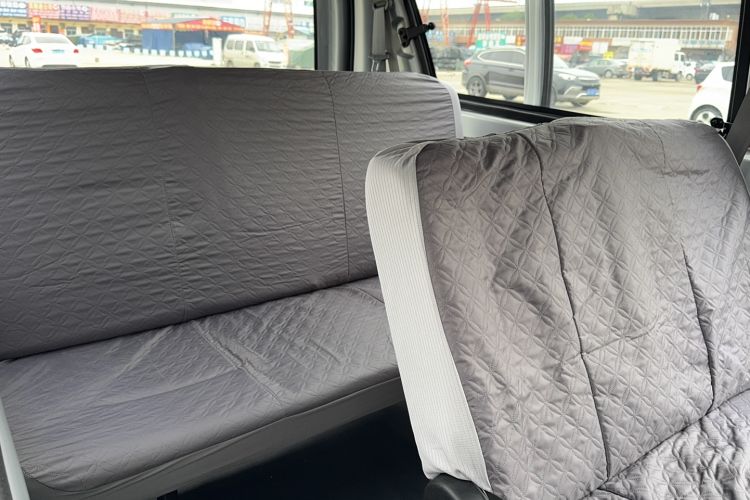 Used Jinbei Hiace X30 2023 1.5L Super-Comfortable Passenger Van 5/6/7-Seater Non-Air-Conditioned Version Model SWC15M Interior 4