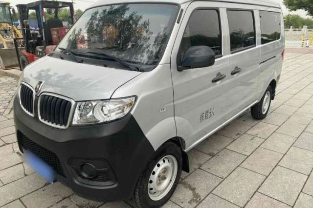 Used Jinbei Hiace X30 2023 1.5L Super-Comfortable Passenger Van 5/6/7-Seater Non-Air-Conditioned Version Model SWC15M