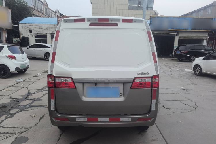 Used Jinbei Hiace X30 2024 1.5L Wealthy Van Model 2/5 Seats with Front-Mounted Air Conditioning Exterior 4