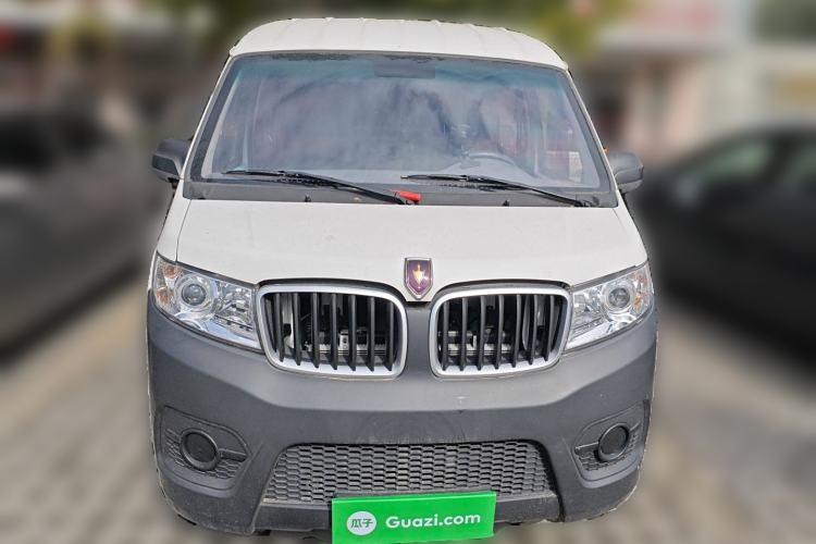 Used Jinbei Hiace X30 2023 1.5L Super-Enjoyment Van 2/5 Seats Non-Air-Conditioned Version SWC15M Front