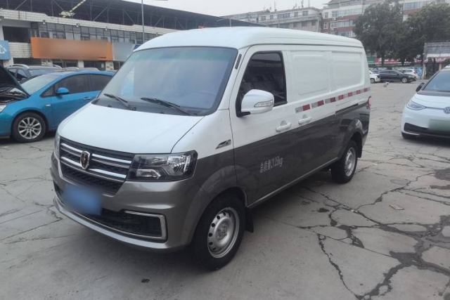 Used Jinbei Hiace X30 2024 1.5L Wealthy Van Model 2/5 Seats with Front-Mounted Air Conditioning