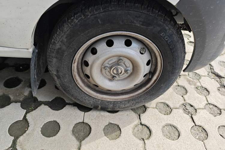 Used Jinbei Hiace X30 2023 1.5L Super-Enjoyment Van 2/5 Seats Non-Air-Conditioned Version SWC15M Right Front Wheel Hub