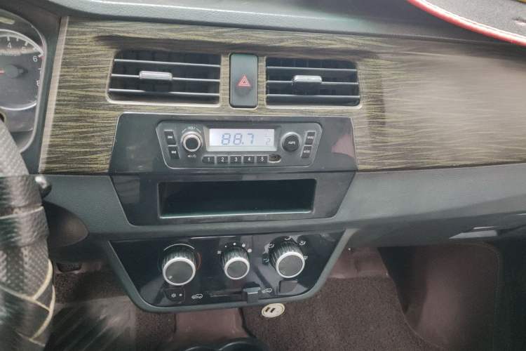 Used Jinbei Hiace X30 2013 1.3L Standard Version Audio And AC Panel