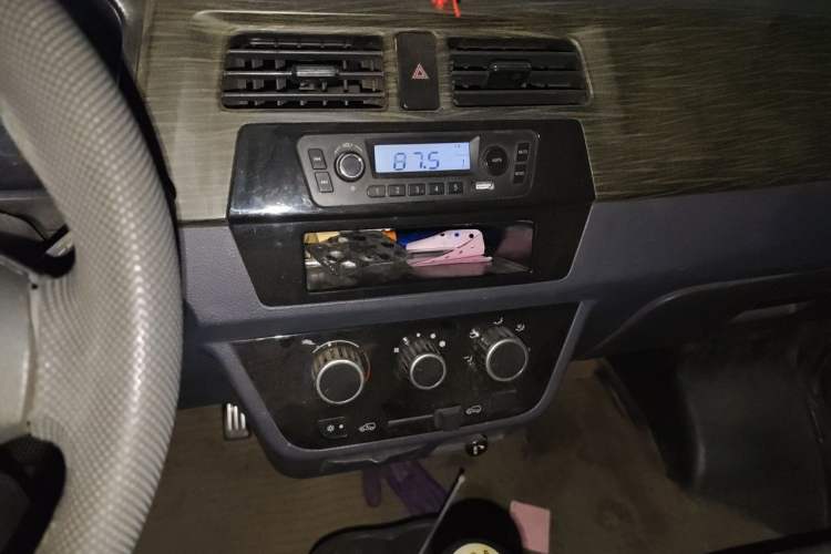 Used Jinbei Hiace X30 2013 1.3L Standard Version Audio And AC Panel