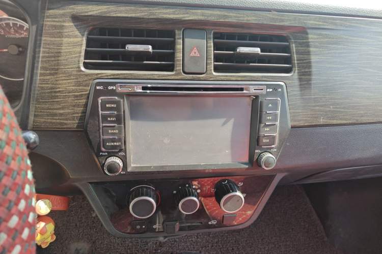Used Jinbei Hiace X30 2013 1.3L Standard Version Audio And AC Panel