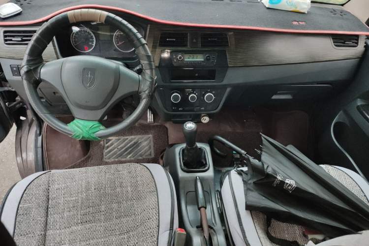 Used Jinbei Hiace X30 2013 1.3L Standard Version Center Console