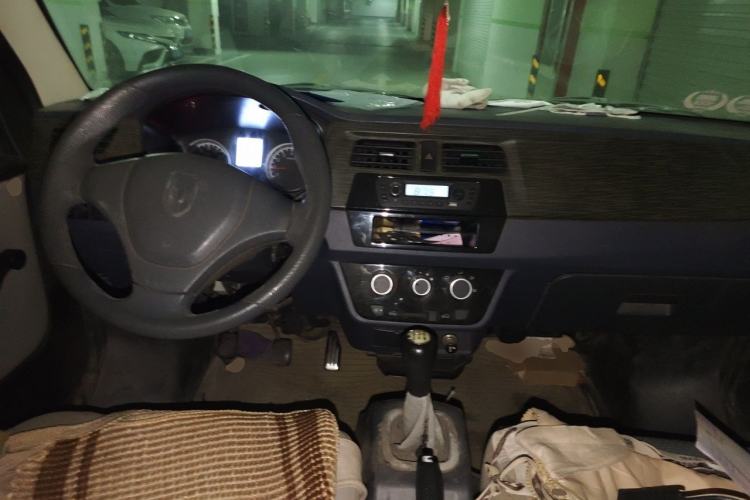 Used Jinbei Hiace X30 2013 1.3L Standard Version Center Console