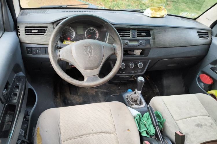 Used Jinbei Hiace X30 2013 1.3L Comfort Model Center Console