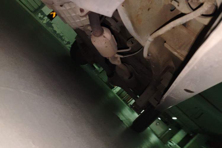 Used Jinbei Hiace X30 2013 1.3L Standard Version Chassis Front Left
