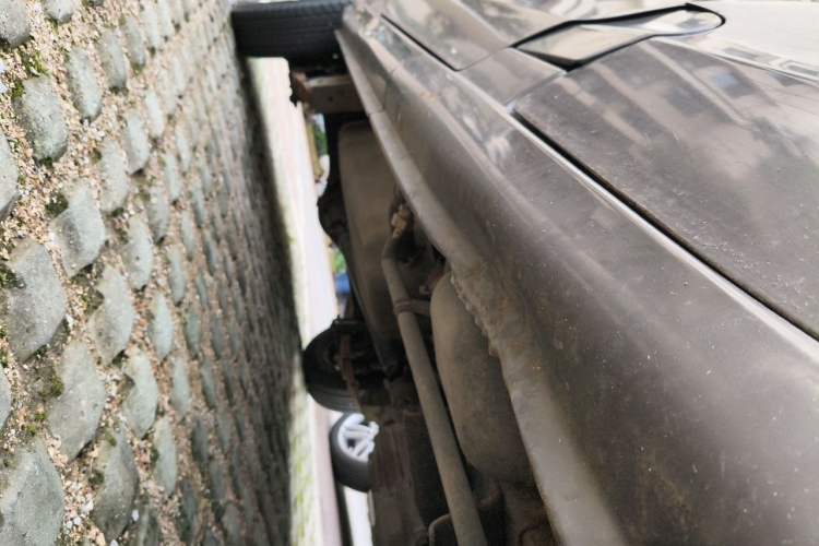 Used Jinbei Hiace X30 2013 1.3L Comfort Model Chassis Front Right
