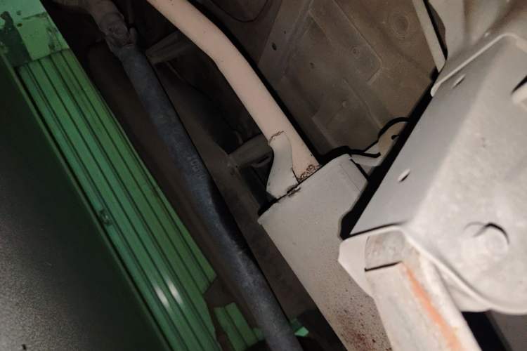 Used Jinbei Hiace X30 2013 1.3L Standard Version Chassis Rear Left