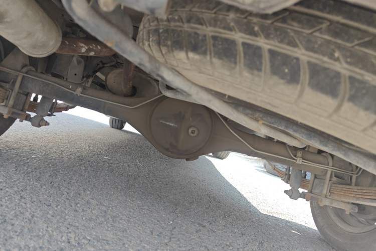 Used Jinbei Hiace X30 2013 1.3L Standard Version Chassis Rear