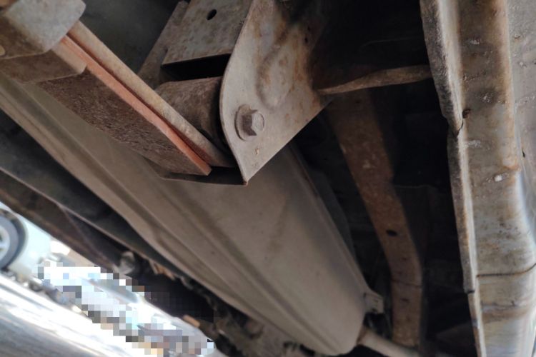 Used Jinbei Hiace X30 2013 1.3L Standard Version Chassis Rear Right