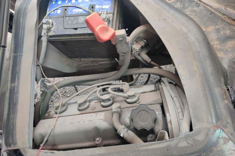 Used Jinbei Hiace X30 2013 1.3L Comfort Model Engine Bay Left