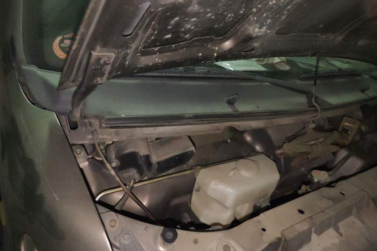 Used Jinbei Hiace X30 2013 1.3L Standard Version Engine Bay Right