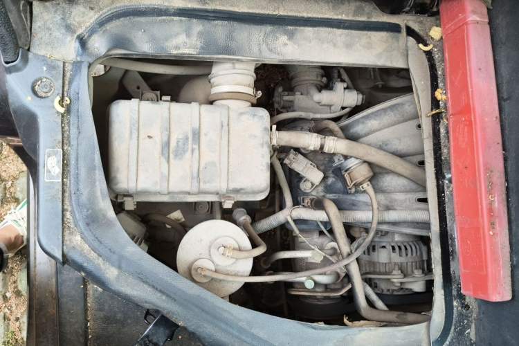 Used Jinbei Hiace X30 2013 1.3L Comfort Model Engine Bay Right