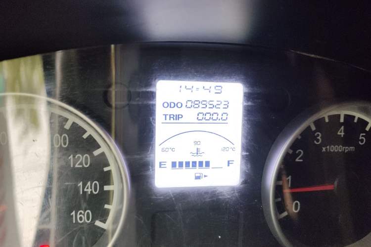 Used Jinbei Hiace X30 2013 1.3L Standard Version Odometer Close Up