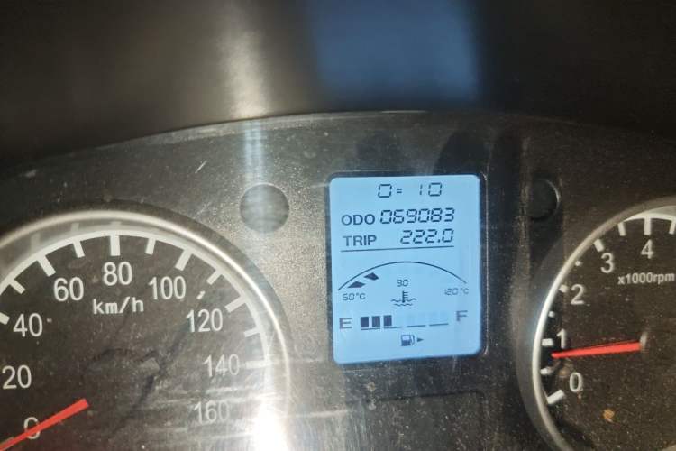 Used Jinbei Hiace X30 2013 1.3L Standard Version Odometer Close Up