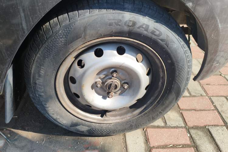 Used Jinbei Hiace X30 2013 1.3L Comfort Model Right Front Wheel Hub