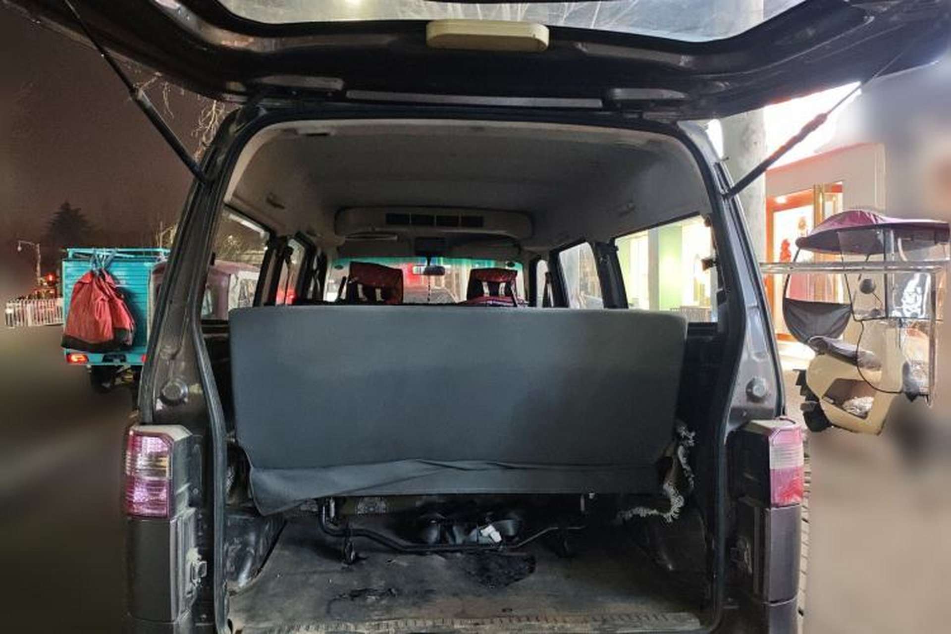 Used Jinbei Hiace X30 2013 1.3L Standard Version Trunk